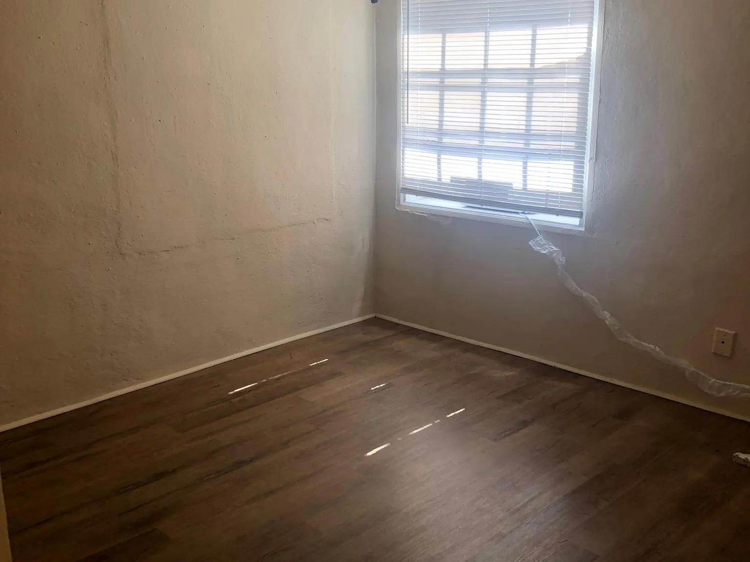 2 bed, 850 sqft, $1,600 — Photo 3