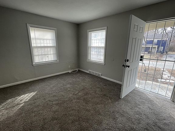 4th image of 7427 Arleta Blvd
