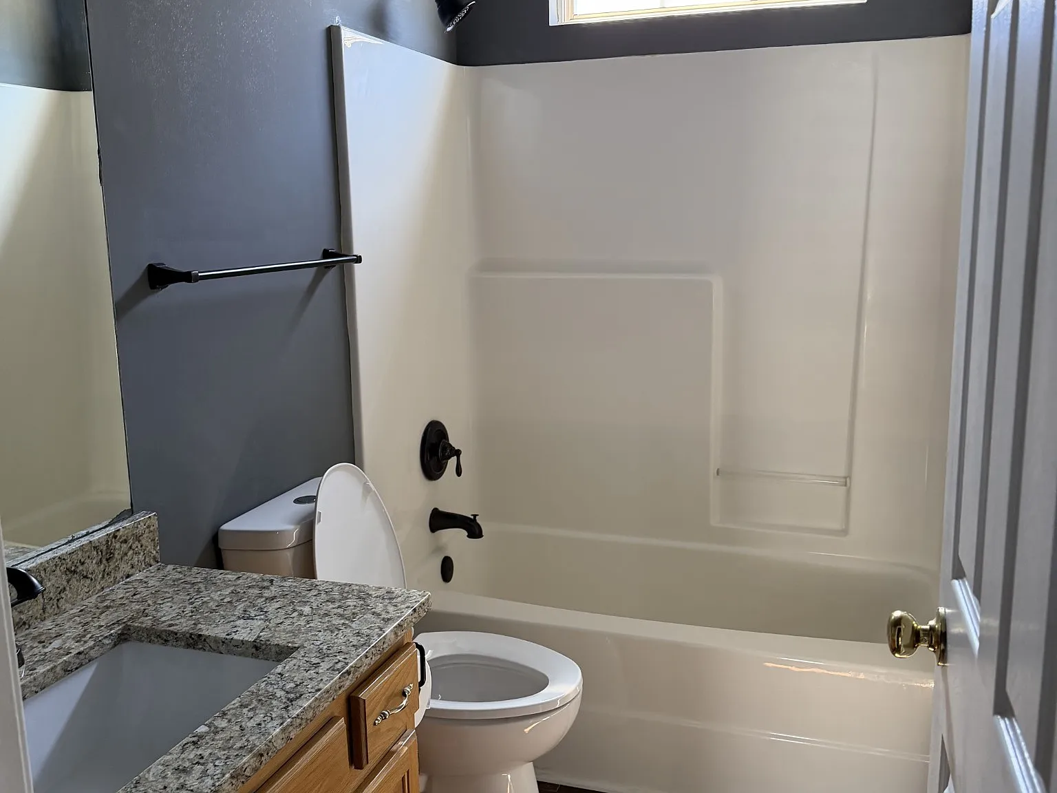 3 bed, 2.0 bath, 1233 sqft, $1,950 — Photo 4