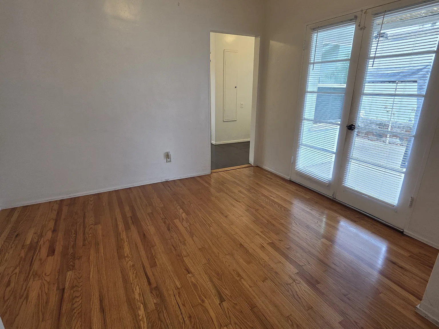 2 bed, 1044 sqft, $2,750 — Photo 3