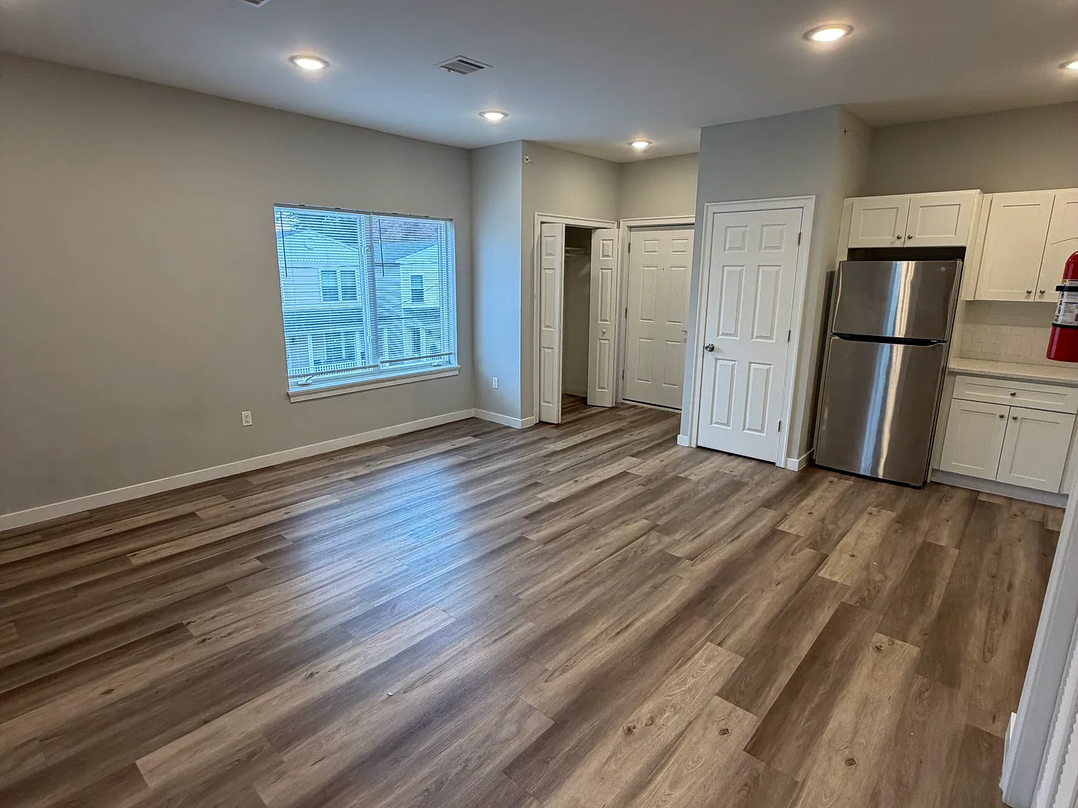 1 bed, $1,718 — Photo 3