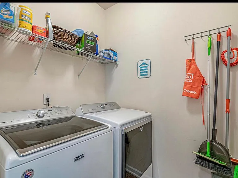 567 Hay Hill Ln — Photo 13