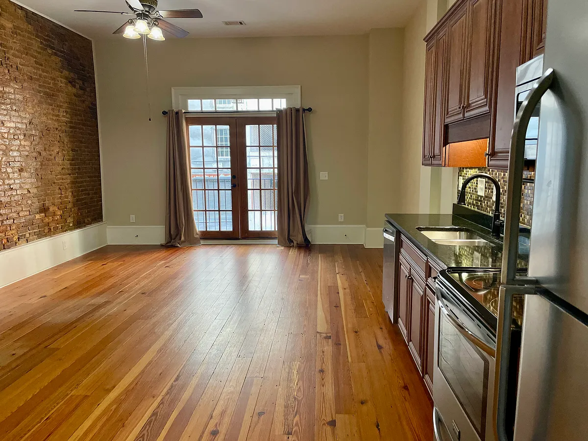 Building Photo - 377 Cotton Ave #C