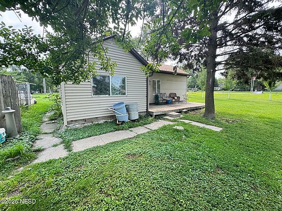 4th image of 103 Oak St