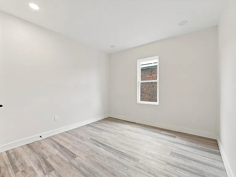 944 W Lycoming St #2 — Photo 7