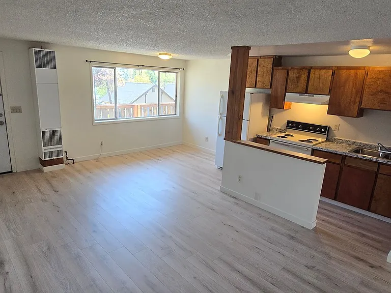 2139 Biehn St #17 — Photo 3