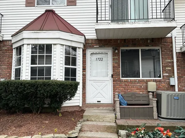 1722 Forest Hill Rd, Staten Island, NY 10314