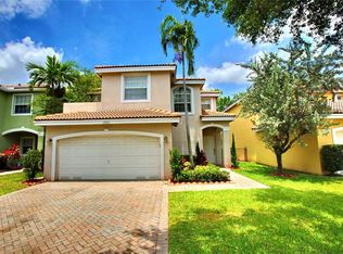 3923 S Crescent Creek Dr, Pompano Beach, FL 33073