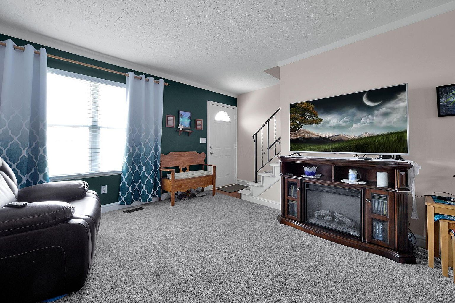 Listing photo 5 for 3820 Queen Anne Pl #B4