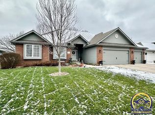 4453 SW Colly Creek Dr, Topeka, KS 66610