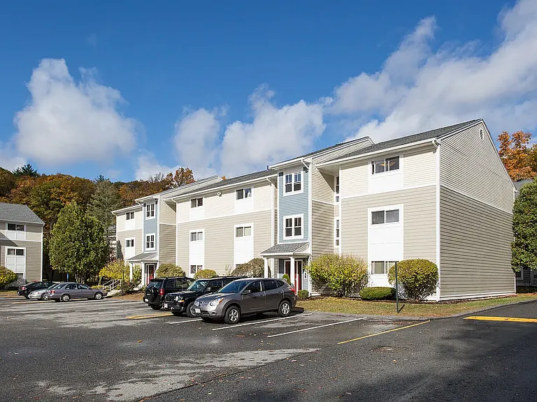 Beacon Village Apartments — Photo 23