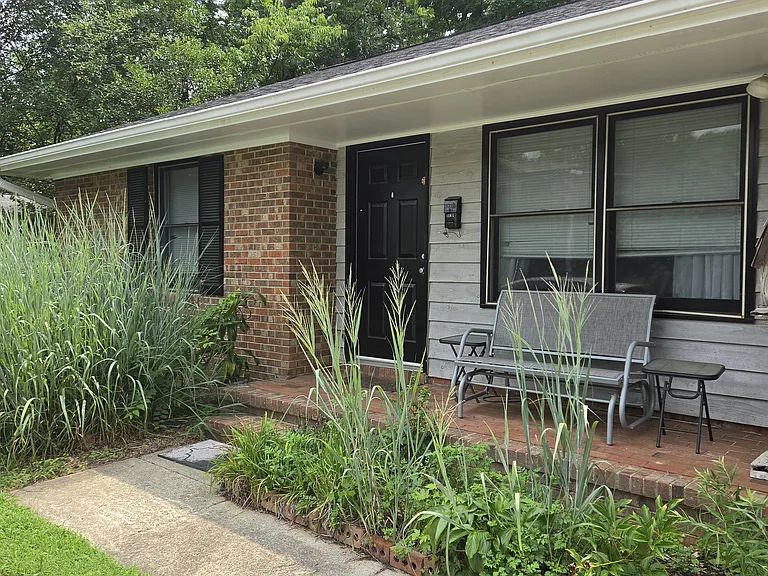 108 Pleasant Dr #C — Photo 1