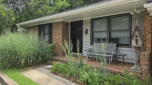 108 Pleasant Dr #C Photo 1