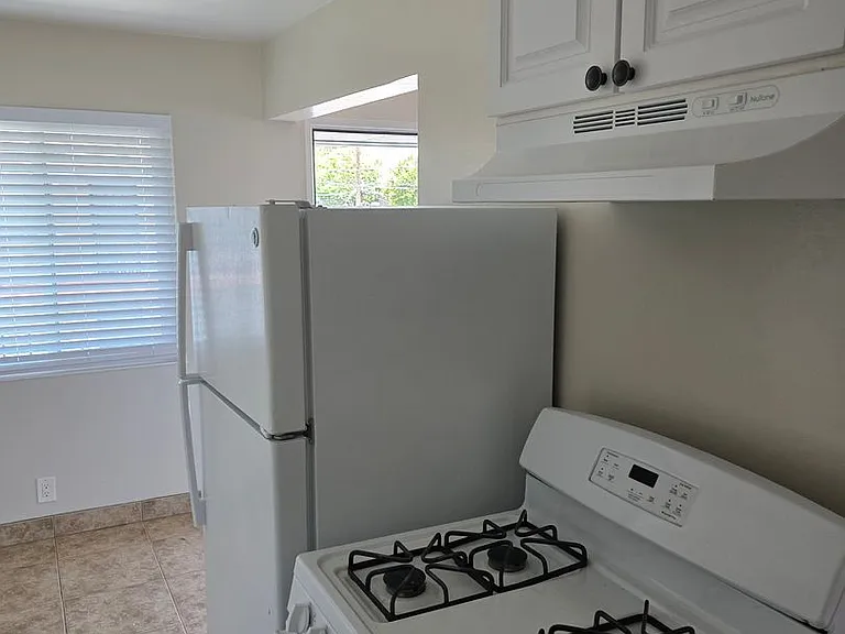 1359 Reeve St — Photo 16