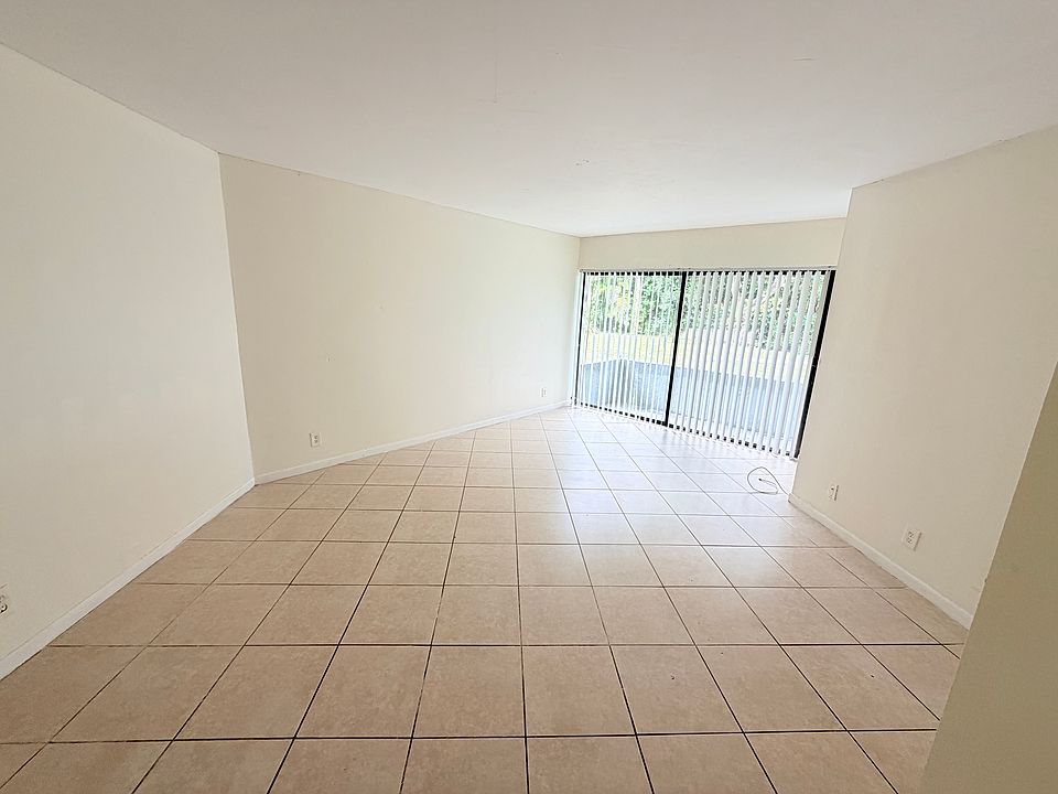 1st image of 2000 N Congress Ave APT 103