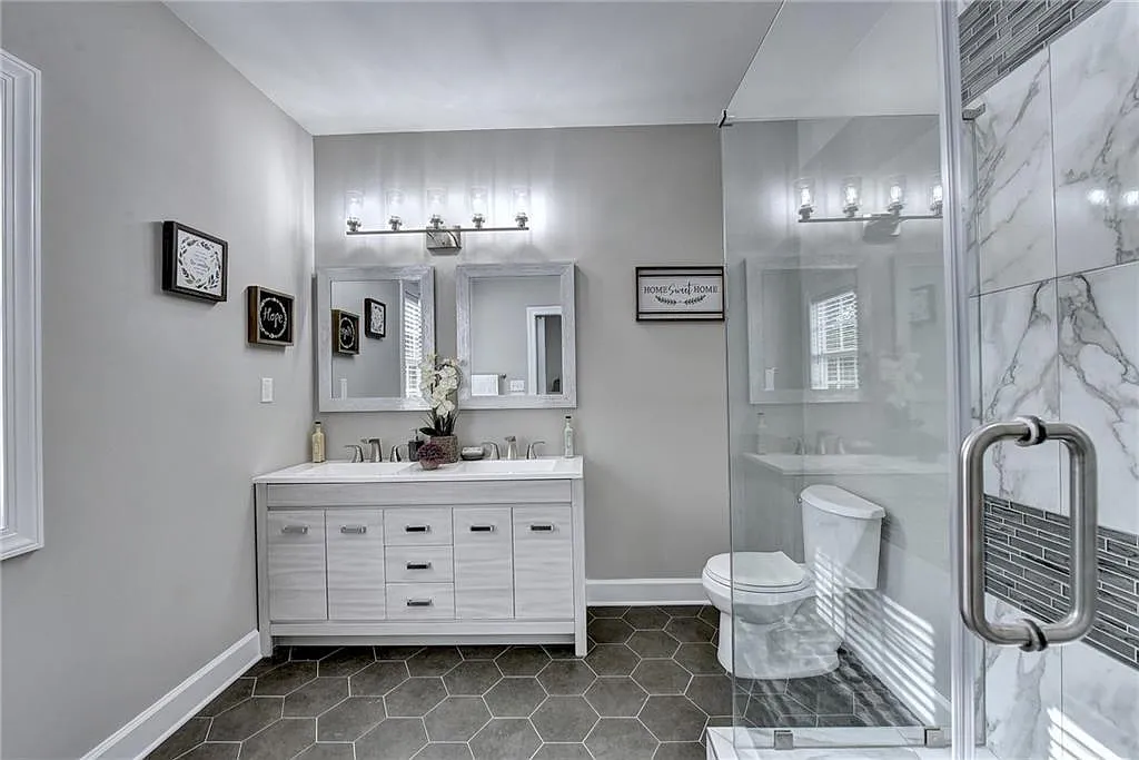 3 bed, 2.0 bath, 1276 sqft, $3,300 — Photo 4