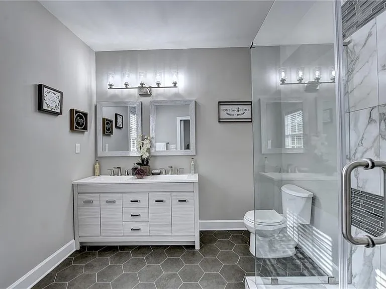 663 Bryan St SE — Photo 9