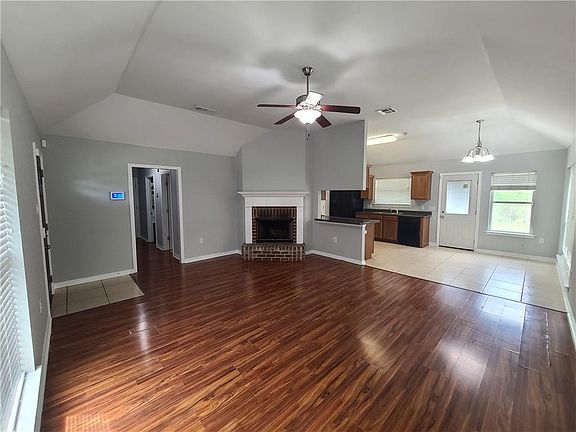 3rd image of 61471 7th St