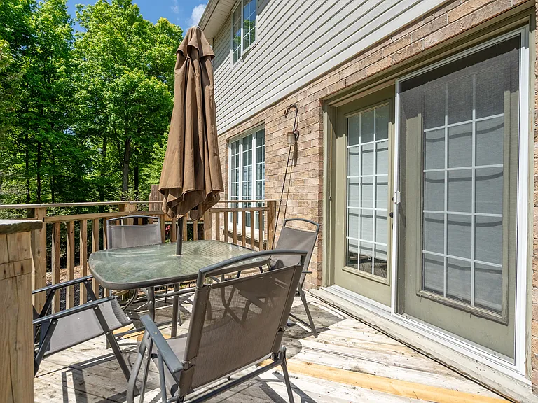 235 Rossmore Ct — Photo 32