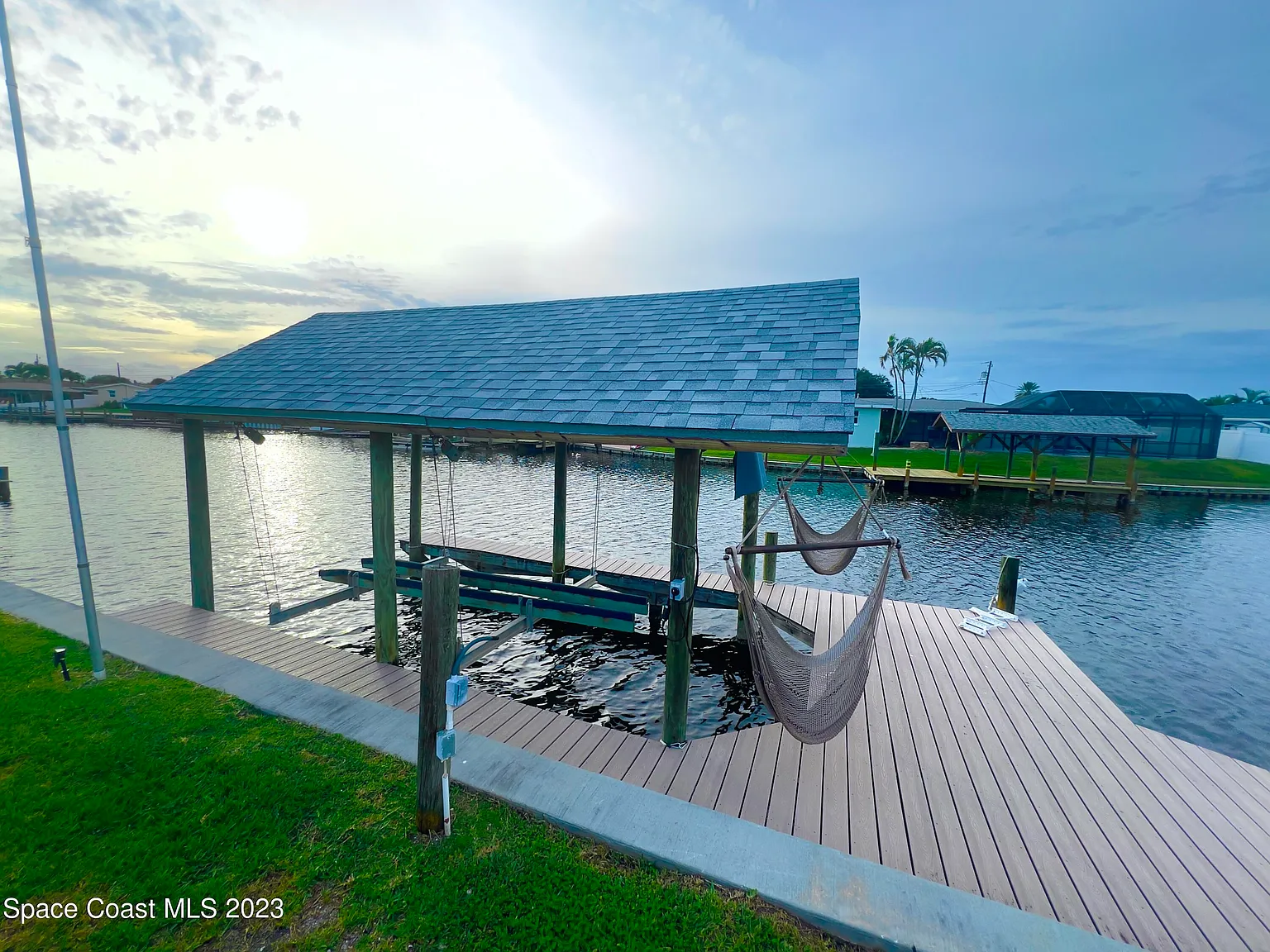 4 bed, 2.0 bath, 2107 sqft, $3,400 — Photo 3
