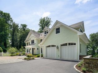 6 Lloyd Cove Ct, Lloyd Harbor, NY 11743