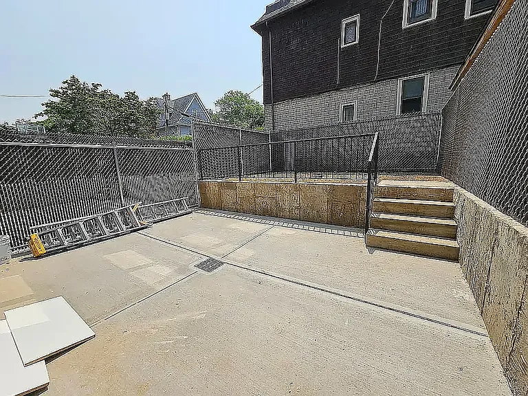 3410 Farragut Rd #1R — Photo 1