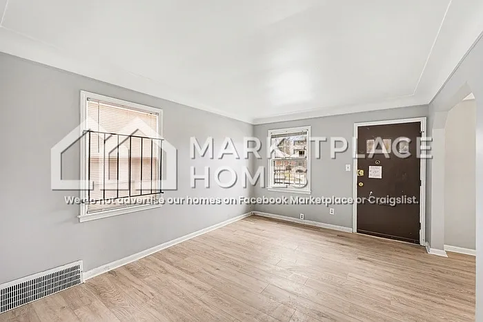 9917 Sussex St — Photo 3