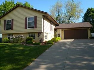 1518 Parkwood Ln NE, Cedar Rapids, IA