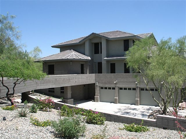 Front view of home