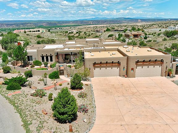 2nd image of 2 Third Mesa Ct