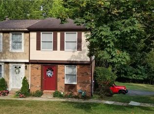353 New World Dr, Clairton, PA