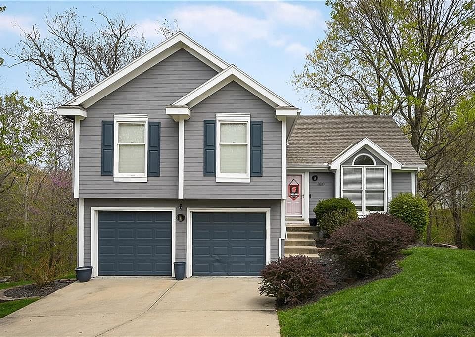 1st image of 7809 N Amoret Ave