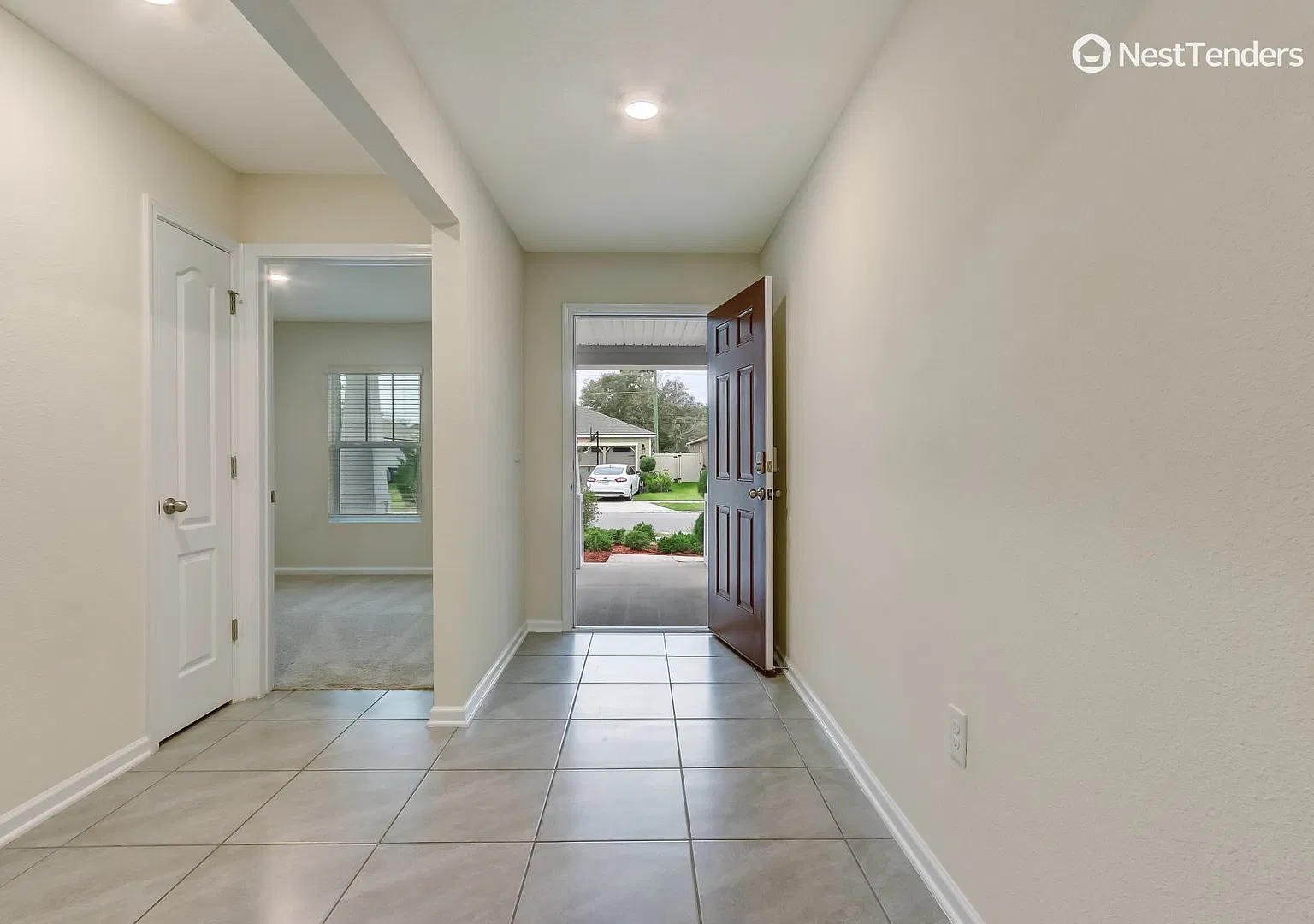 Three Bedroom Beauty in Yulee's Nassau Crossing! — Photo 4