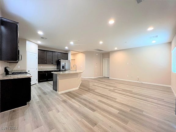 5th image of 1811 Pebble Cove Ave