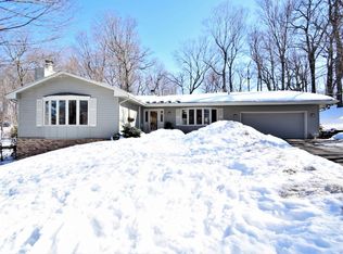 16401 Limerick Ln, Minnetonka, MN 55345