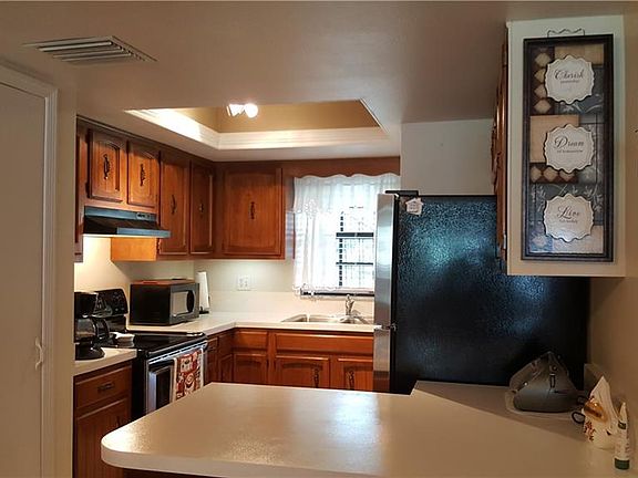 3rd image of 110 N Tremain St APT 101