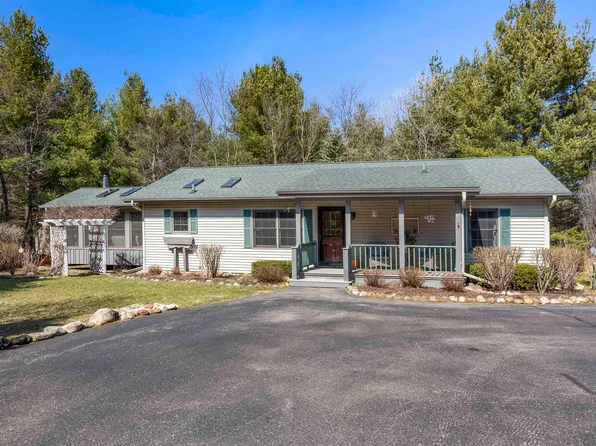 W5136 County Road H, Wild Rose, WI 54984