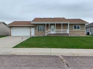 935 17th St, Gering, NE 69341