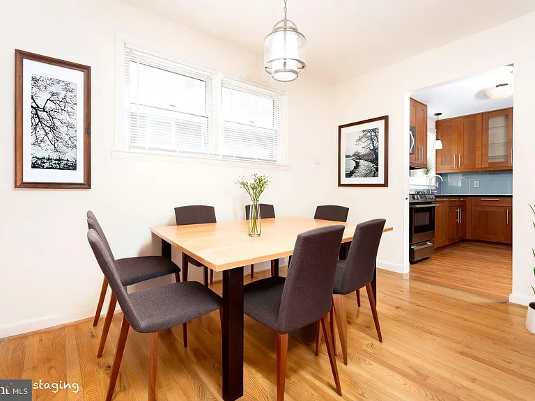 1418 Thornden Rd — Photo 4