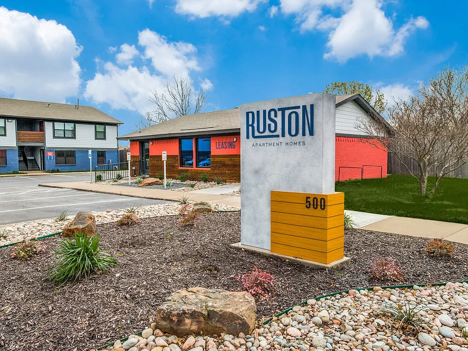 Entrance Sign at The Ruston