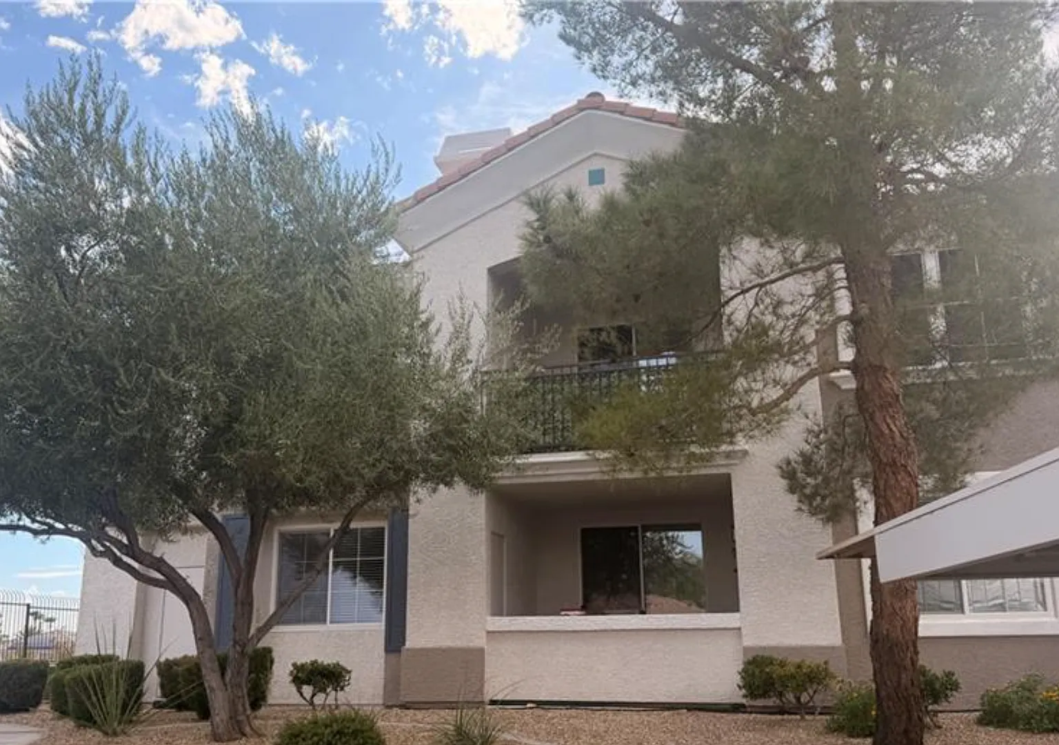 2325 Windmill 1613 — Photo 1
