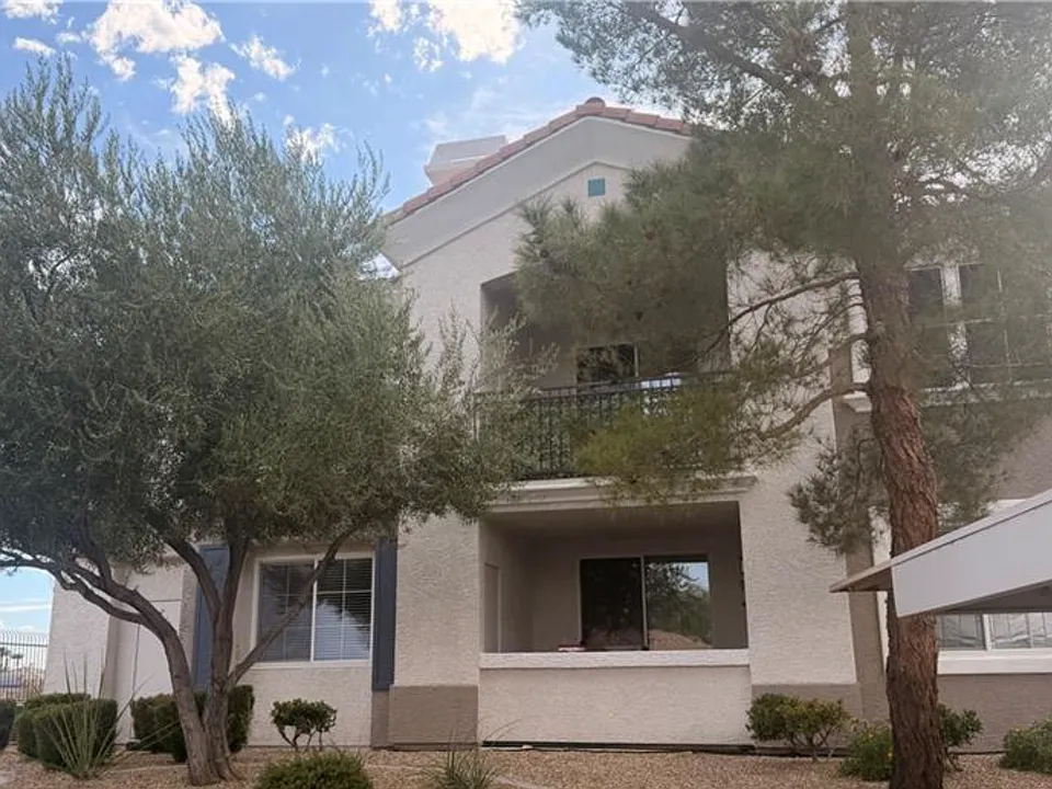 2325 Windmill Pkwy #1613