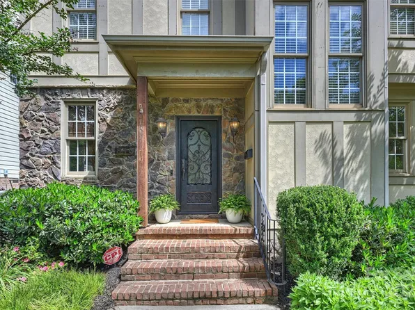813 Millbrook Rd, Charlotte, NC 28211