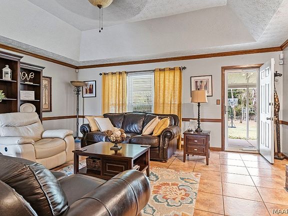 4th image of 2348 W Aberdeen Dr