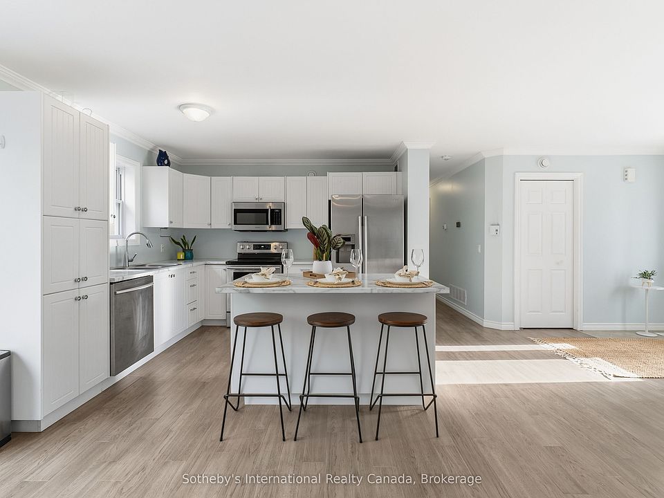 1st image of 1021 Tower Cres