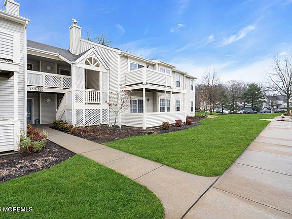 4th image of 156 Pinetree Court