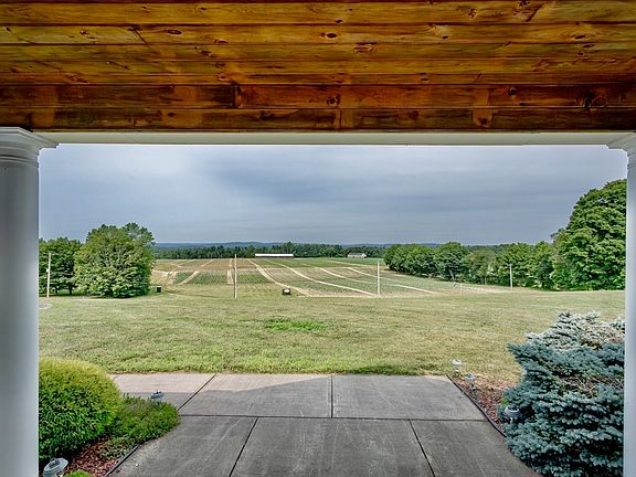 3rd image of 48 N Longyard Rd