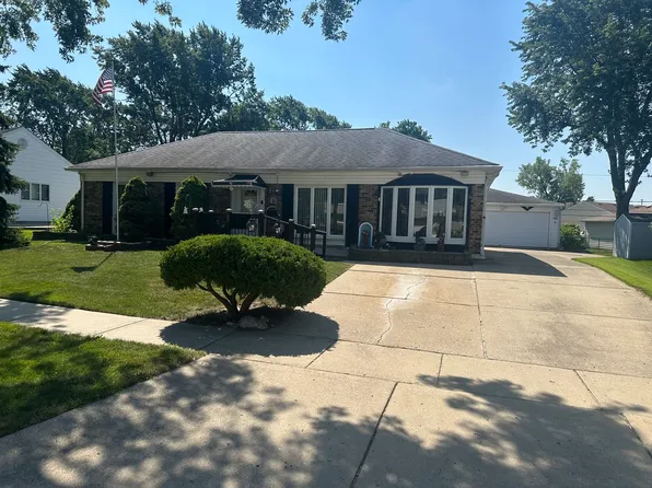 511 Frederick Ave, Streamwood, IL 60107