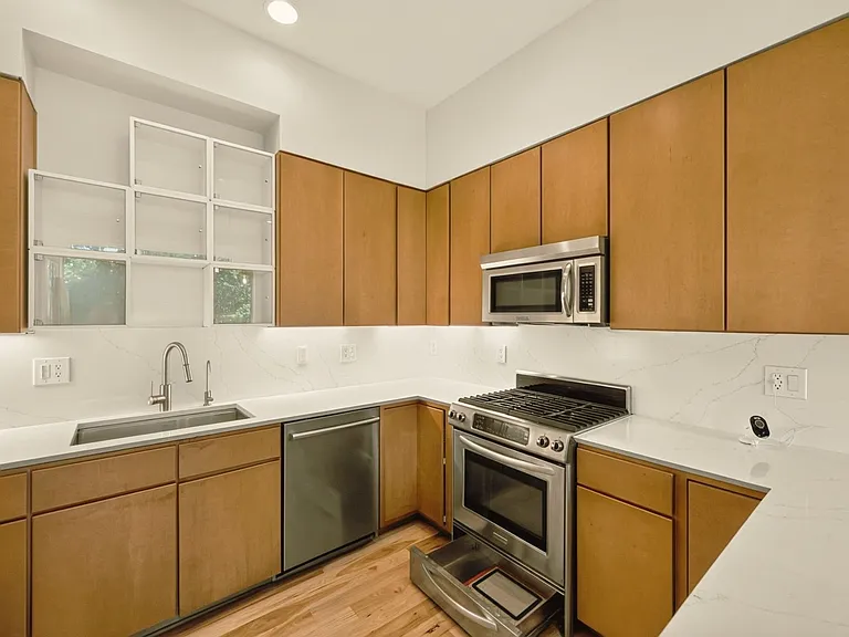 3200 Utica St — Photo 10