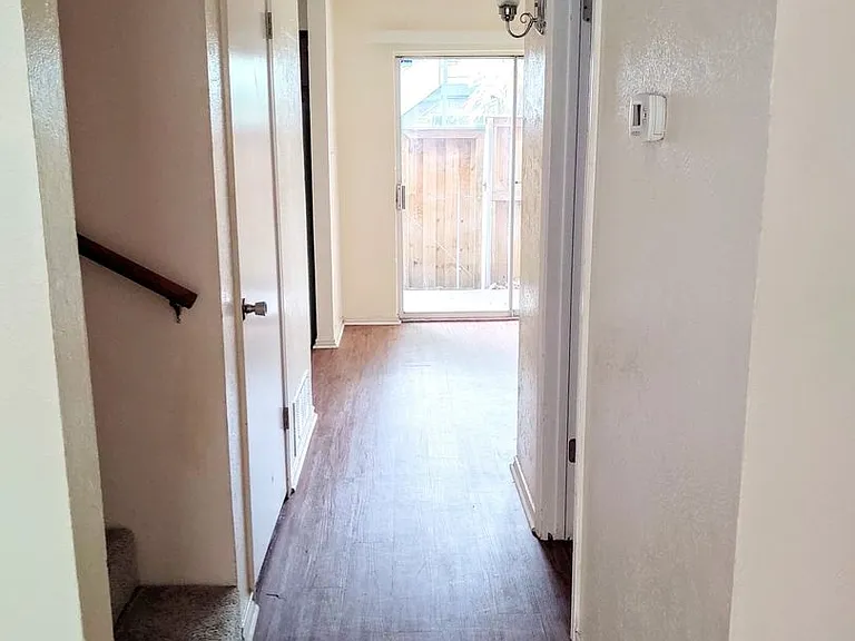 44444-2208 W Hickory St — Photo 5